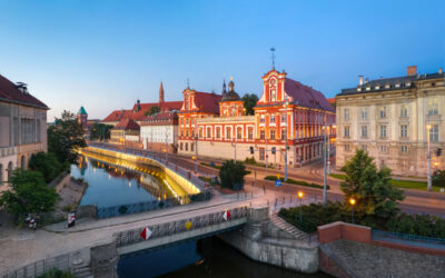 Hotele Historyczne w Polsce: Podróż w Czasie przez Zamki i Pałace