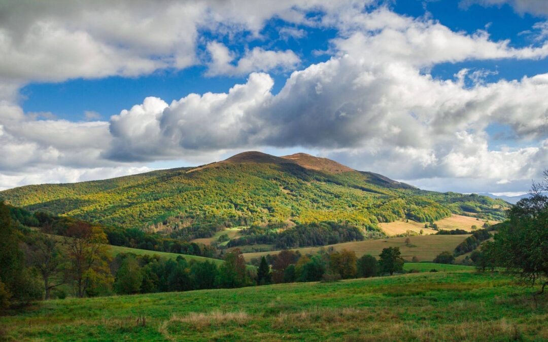 Bieszczady noclegi z klimatem – odkryj Chatę w Bieszczadzie i jej wyjątkowe atrakcje